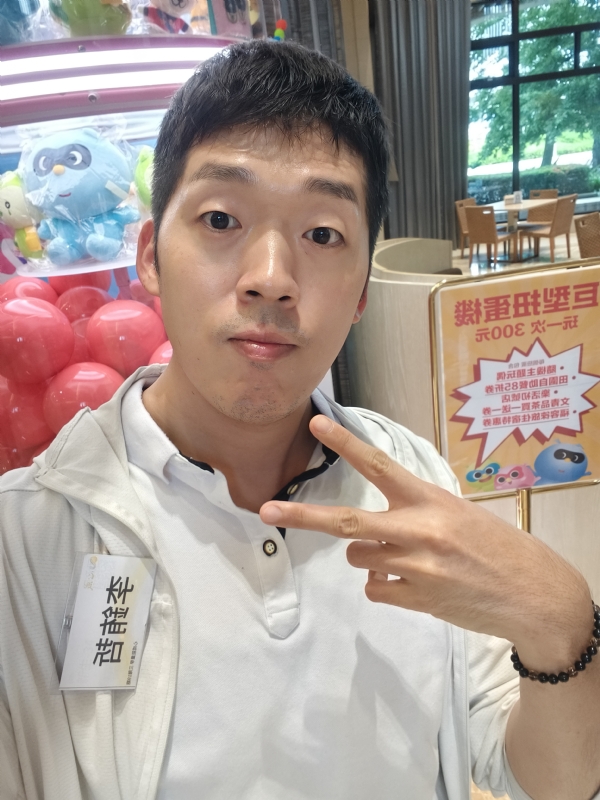 銪哲的第一张照片--台北上门女婿服务网